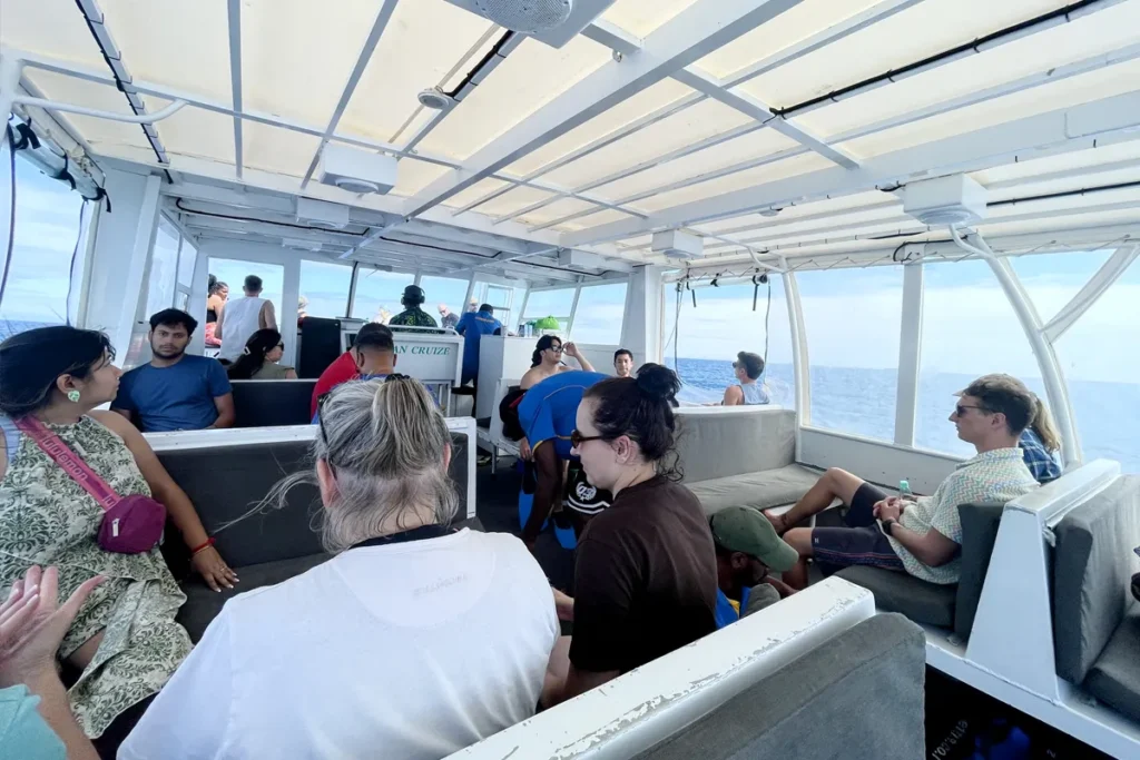 Cruisin Fiji's boat to the Cast Away Island.