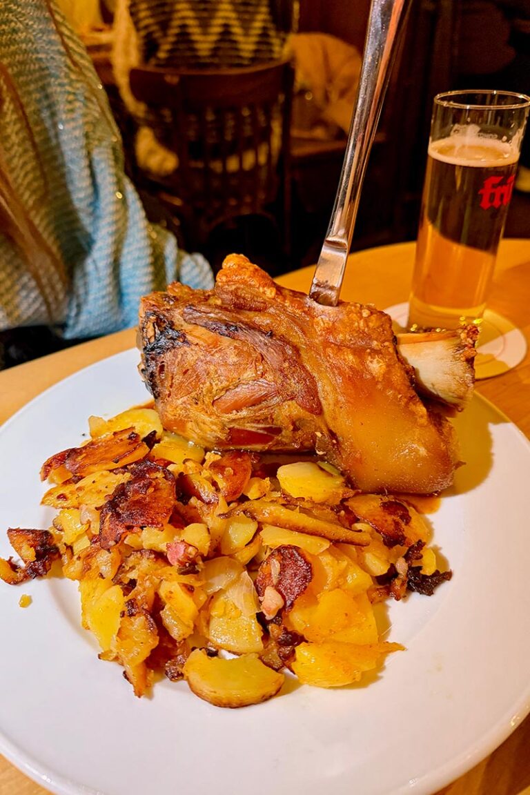 Brauhaus FRÜH am Dom Cologne: Classic Kölsch Culture Steps From the Cathedral